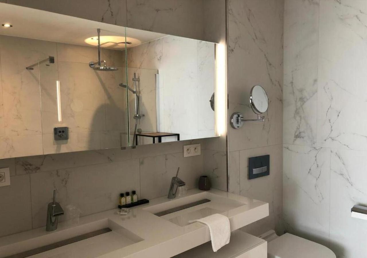 Acropolis - Luxury Appartments I Hotelservice And Parking Middelkerke Esterno foto
