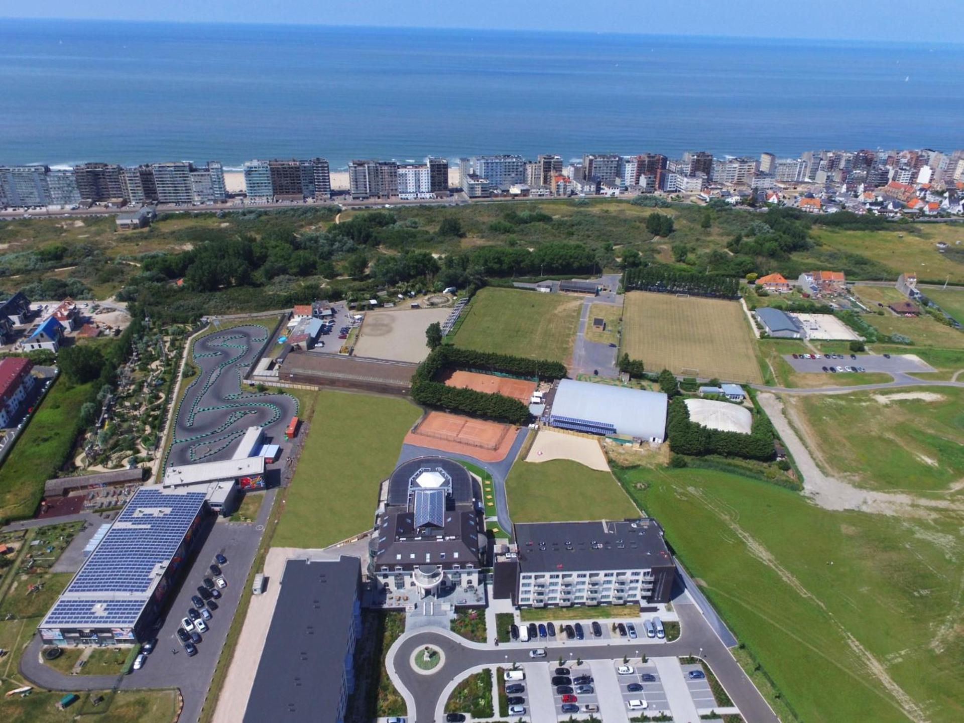 Acropolis - Luxury Appartments I Hotelservice And Parking Middelkerke Esterno foto
